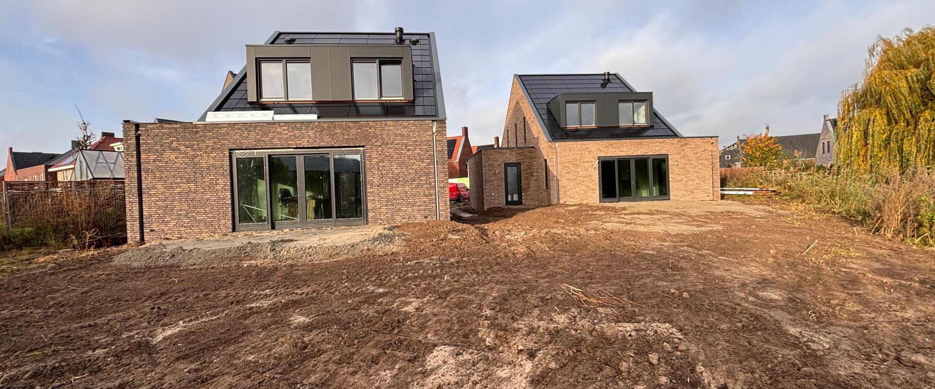 Vrijstaande bungalows en villa opgeleverd!