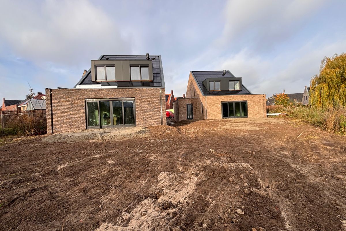 Vrijstaande bungalows en villa opgeleverd!