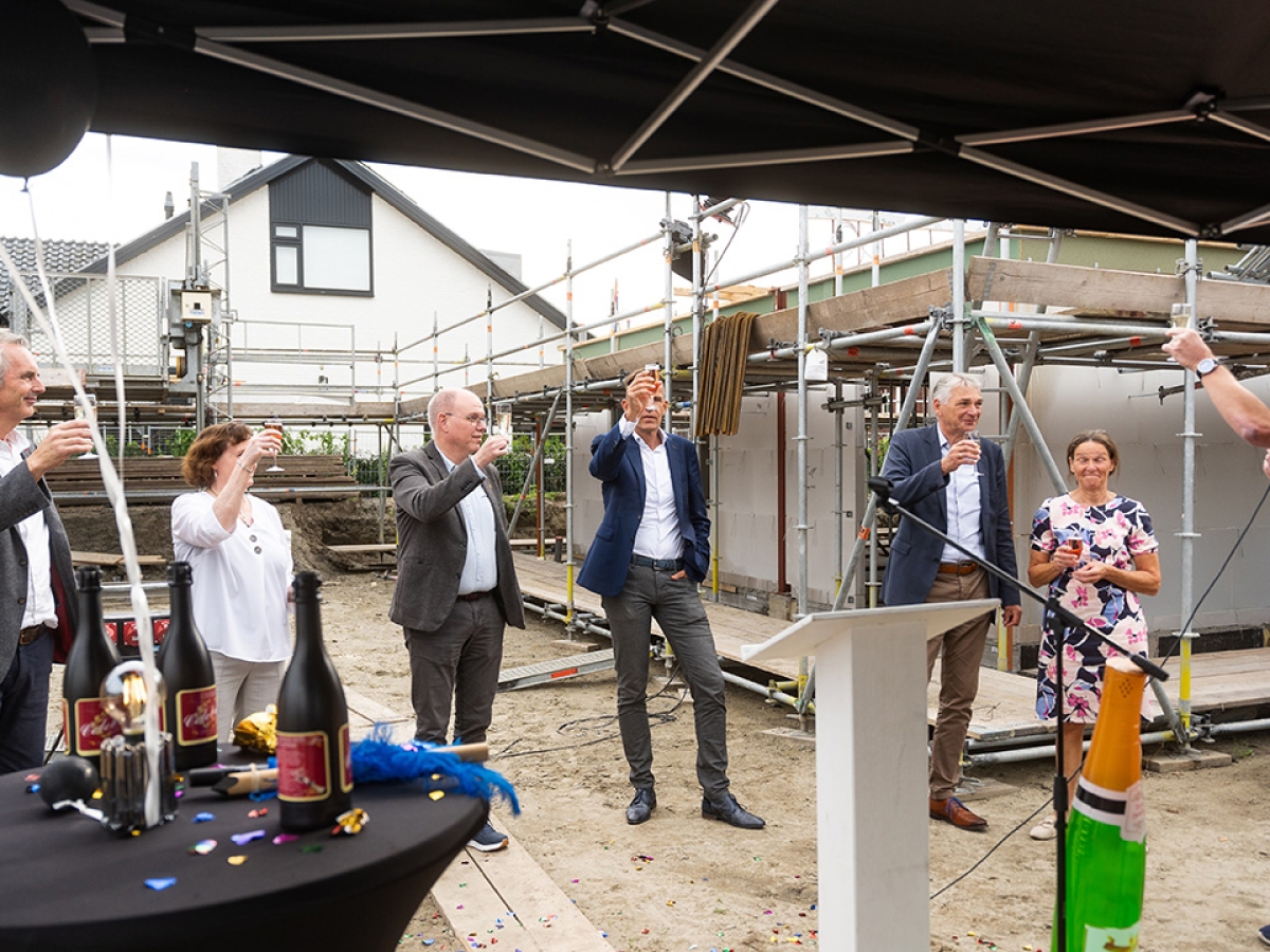 Bouw van eerste villa’s in Het Kwintet aan de Langeweg feestelijk gestart
