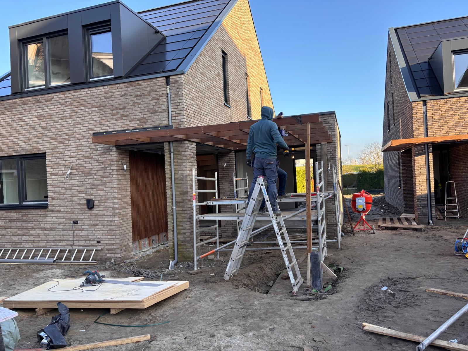 Vrijstaande bungalows en villa opgeleverd! : Vrijstaande bungalows en villa opgeleverd!