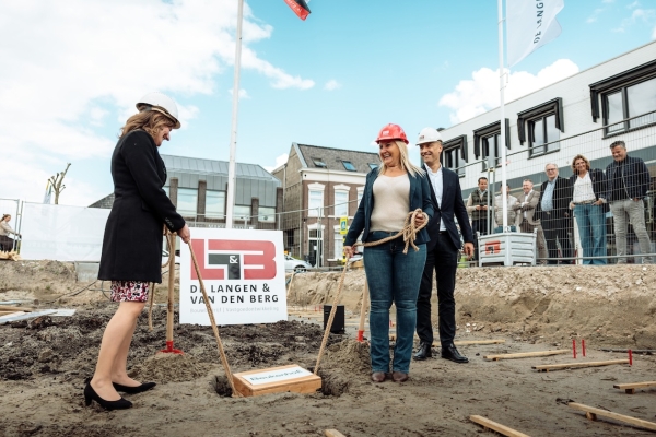 Feestelijke Start bouw Beukenhof Waddinxveen : Feestelijke Start bouw Beukenhof Waddinxveen