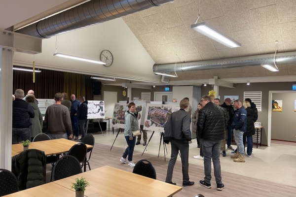 Drukbezochte informatieavond De Schalm in Nieuw-Amsterdam : Drukbezochte informatieavond De Schalm in Nieuw-Amsterdam